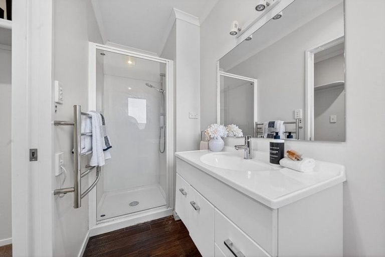 Photo of property in 8 Redwood Lane, Martinborough, 5711