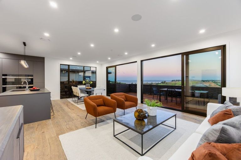 Photo of property in 52 Kumukumu Road, Long Bay, Auckland, 0630