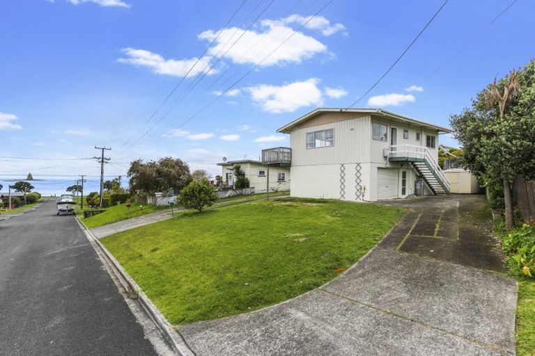 Photo of property in 3 Capitol Road, Matakatia, Whangaparaoa, 0930