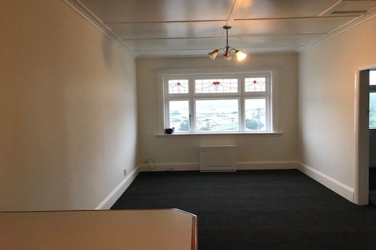 Photo of property in 46 Queens Drive, Lyall Bay, Wellington, 6022