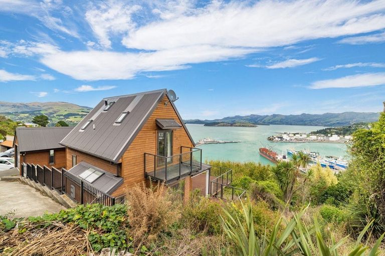 Photo of property in 30 Gilmour Terrace, Lyttelton, 8082