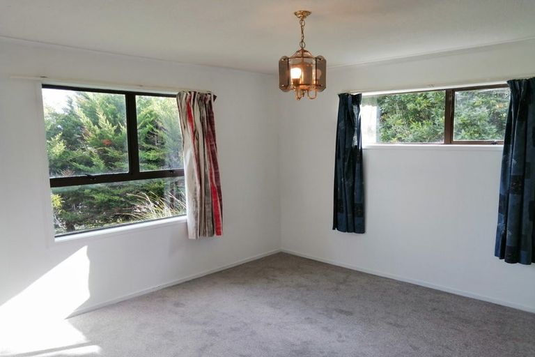 Photo of property in 12 St Catherine Crescent, West Harbour, Auckland, 0618
