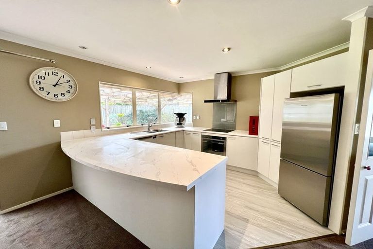 Photo of property in 12 Sheldon Place, Burswood, Auckland, 2013