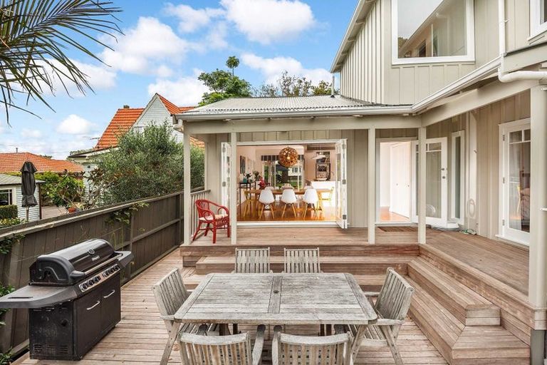 Photo of property in 69 Ngataringa Road, Devonport, Auckland, 0624