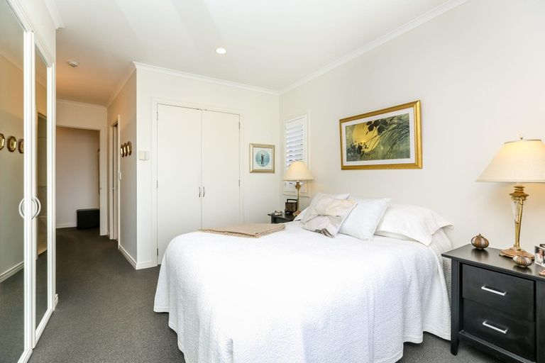 Photo of property in 2-6 Hamblyn Street, Strandon, New Plymouth, 4312