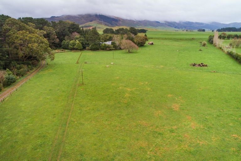 Photo of property in 200 Hewitts Road, Linton, Palmerston North, 4472