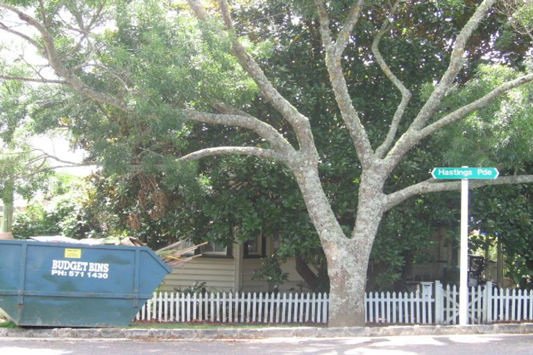 Photo of property in 10 Hastings Parade, Devonport, Auckland, 0624