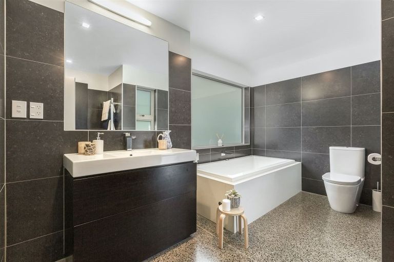 Photo of property in 3 Bath Street, Plimmerton, Porirua, 5026