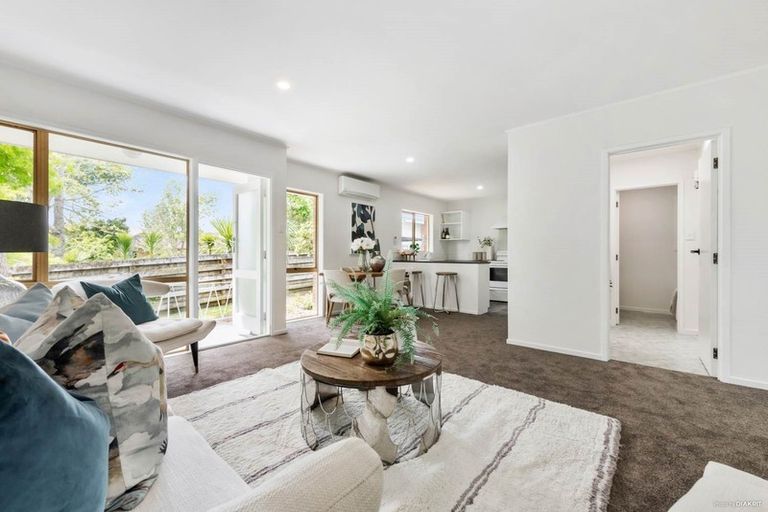 Photo of property in 4/236 Te Atatu Road, Te Atatu South, Auckland, 0610