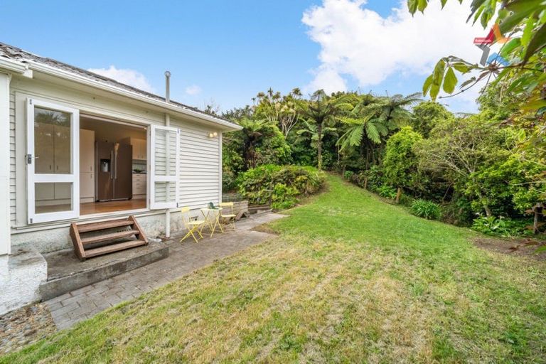 Photo of property in 12 Montgomery Avenue, Karori, Wellington, 6012