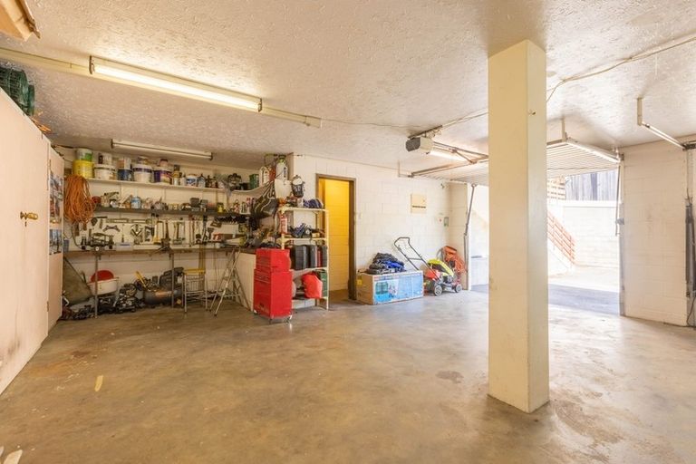 Photo of property in 73 Glenross Street, Glenross, Dunedin, 9011