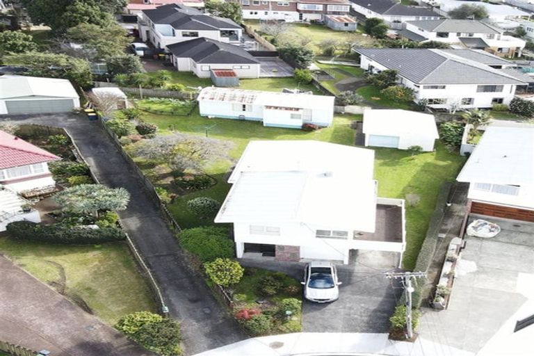 Photo of property in 7 Taha Road, Te Atatu South, Auckland, 0610