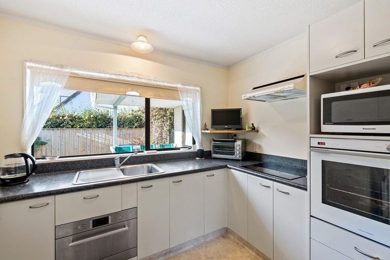 Photo of property in 7a Graham Grove, Waikanae, 5036