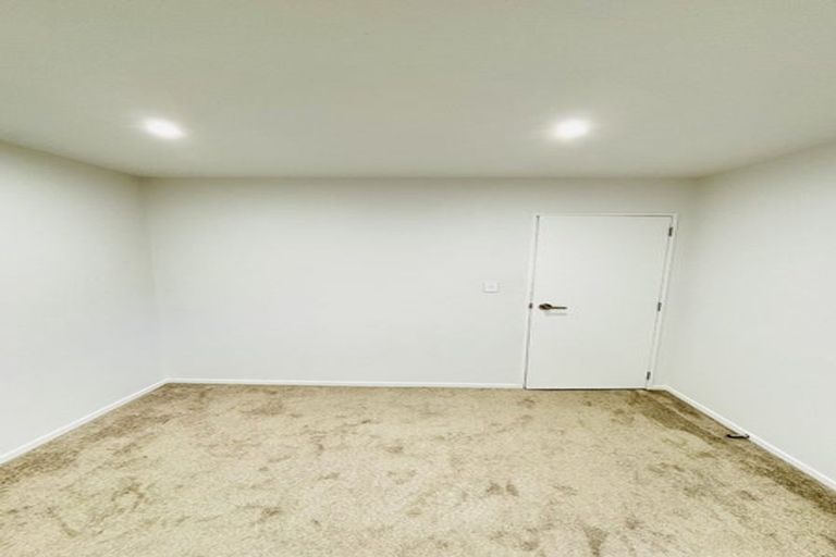 Photo of property in 1/2 Smiths Avenue, Papakura, 2110