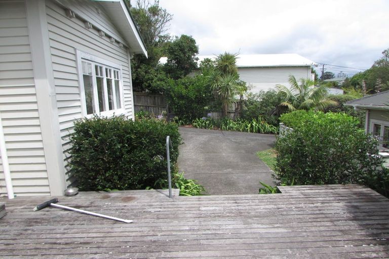 Photo of property in 35 Clayburn Road, Glen Eden, Auckland, 0602