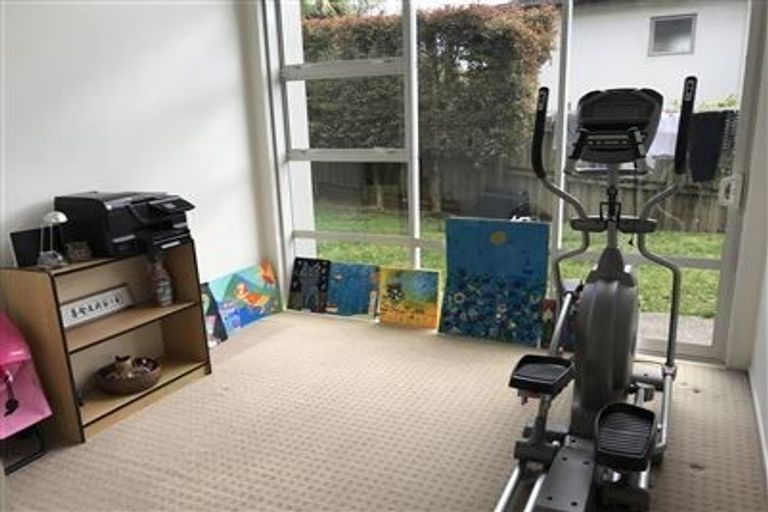 Photo of property in 11 Lismore Way, Oteha, Auckland, 0632