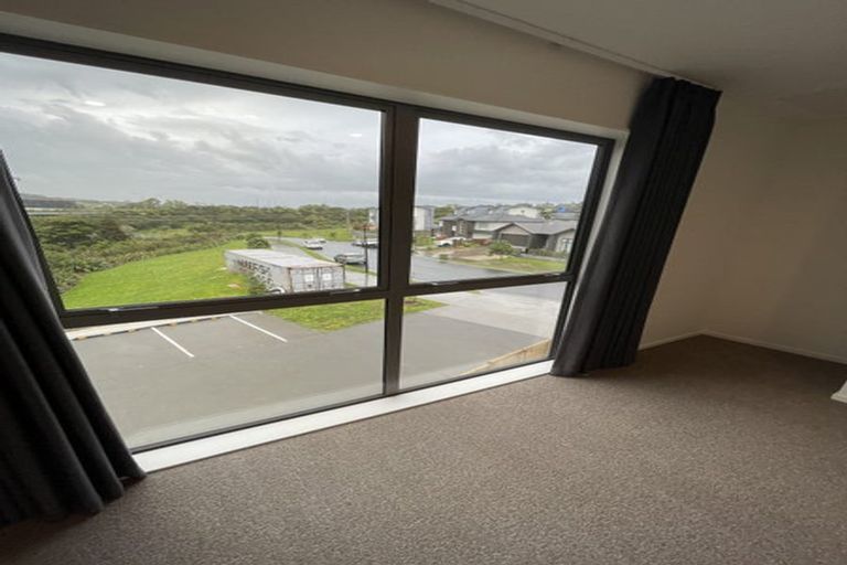 Photo of property in 1 Kokonga Lane, Silverdale, 0932