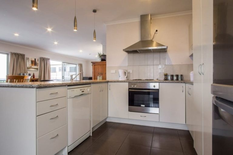 Photo of property in 138 Molesworth Street, New Plymouth, 4312