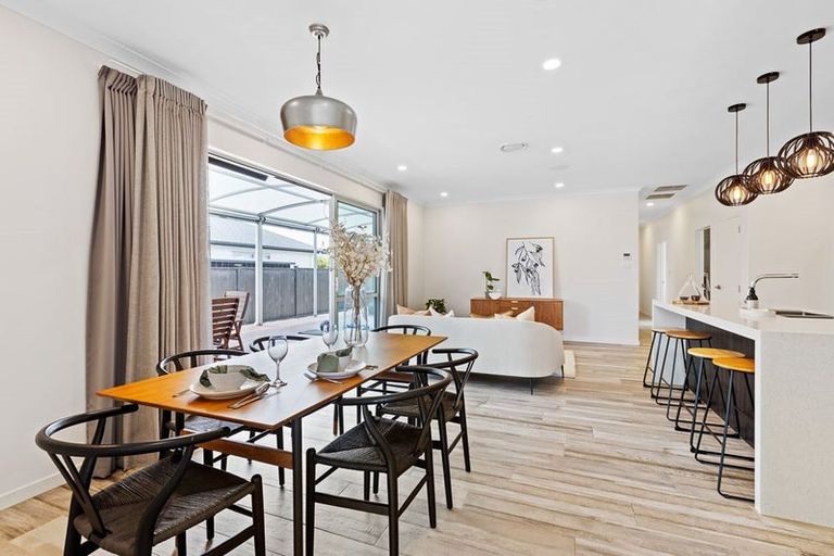 Photo of property in 9 Walter Ruddock Avenue, Kumeu, 0810