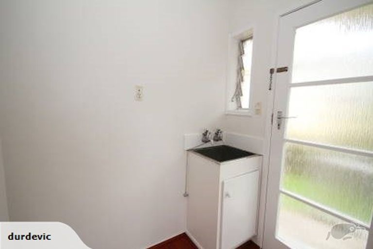 Photo of property in 2/61 Chartwell Avenue, Glenfield, Auckland, 0629