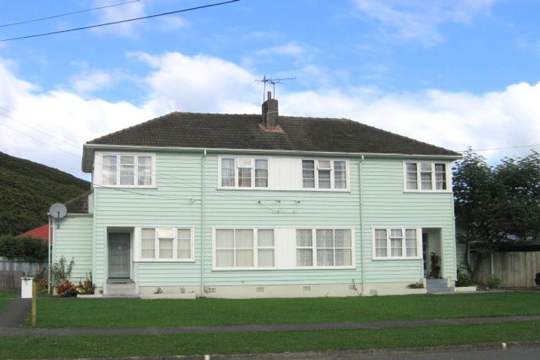 Photo of property in 8-10 Farmer Crescent, Taita, Lower Hutt, 5011