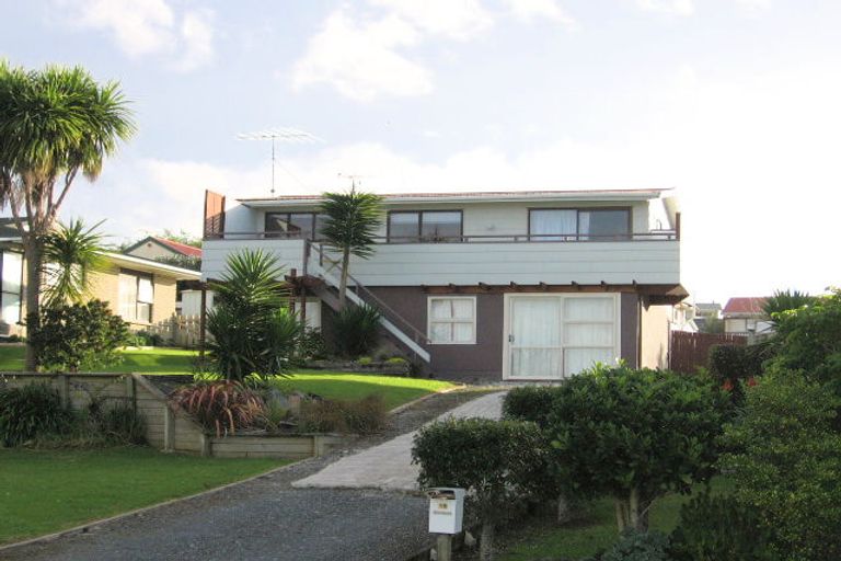 Photo of property in 15 Hinemoa Place, Snells Beach, 0920