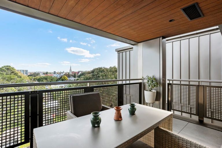 Photo of property in 403/64 Victoria Street, Onehunga, Auckland, 1061