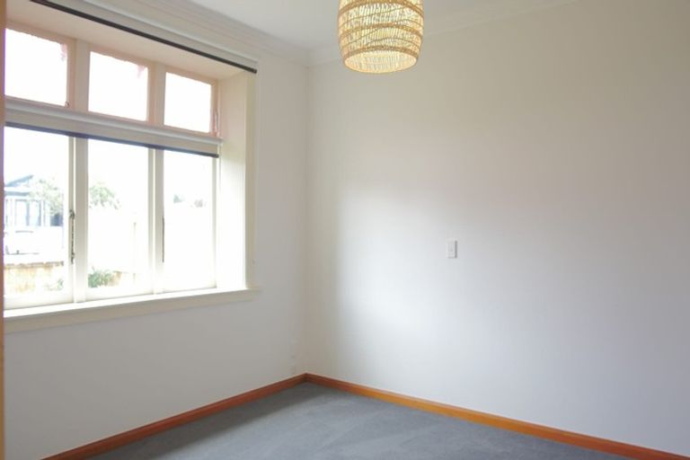 Photo of property in 76 Victoria Avenue, Palmerston North, 4410