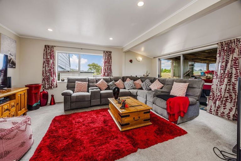 Photo of property in 613 Paparata Road, Bombay, 2675