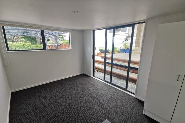 Photo of property in 141 Ennis Avenue, Pakuranga Heights, Auckland, 2010
