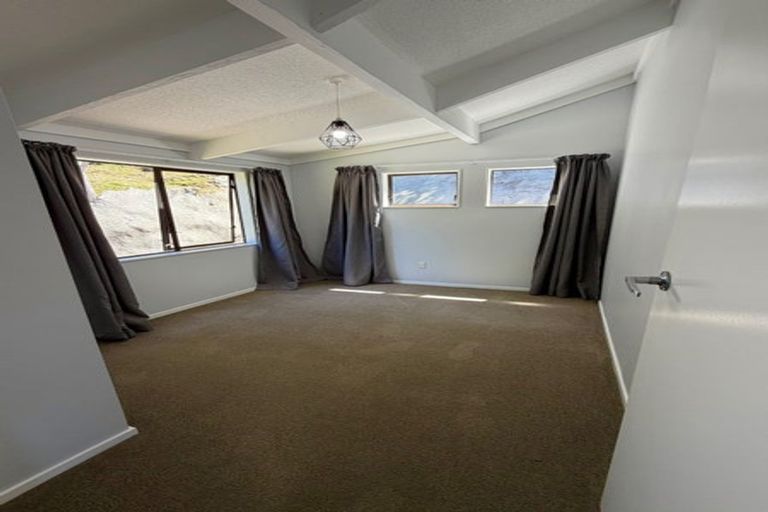 Photo of property in 47 Omapere Street, Whitby, Porirua, 5024