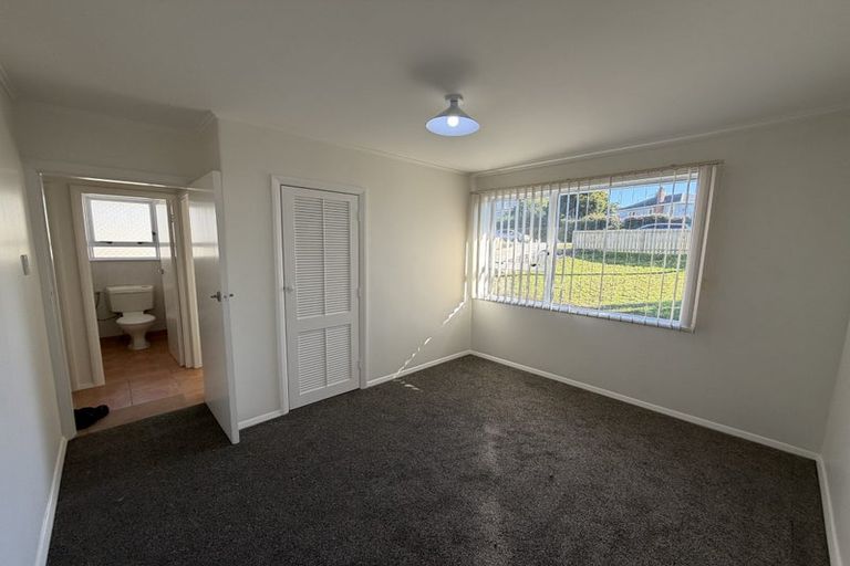 Photo of property in 10 Aotea Road, Glen Eden, Auckland, 0602