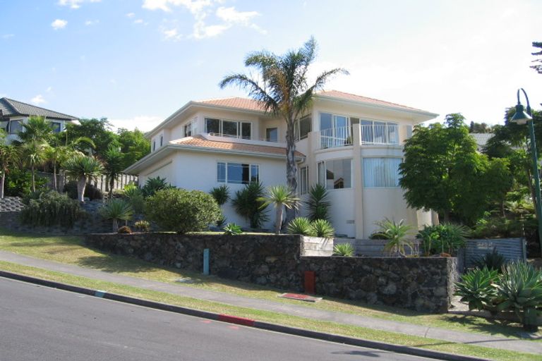 Photo of property in 63 Penguin Drive, Murrays Bay, Auckland, 0630
