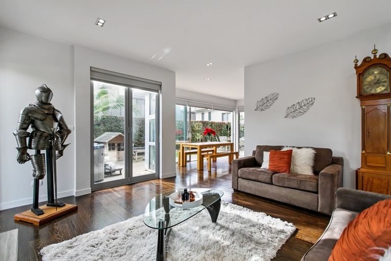 Photo of property in 14a Lomond Street, Takapuna, Auckland, 0622