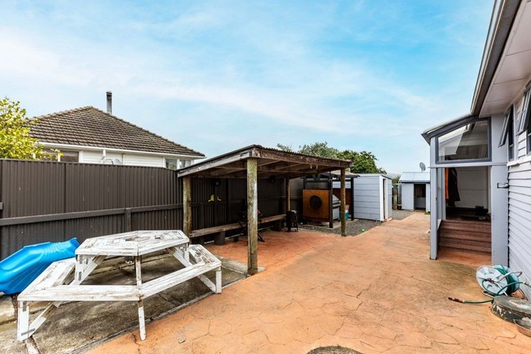 Photo of property in 12 Savage Crescent, Waipukurau, 4200