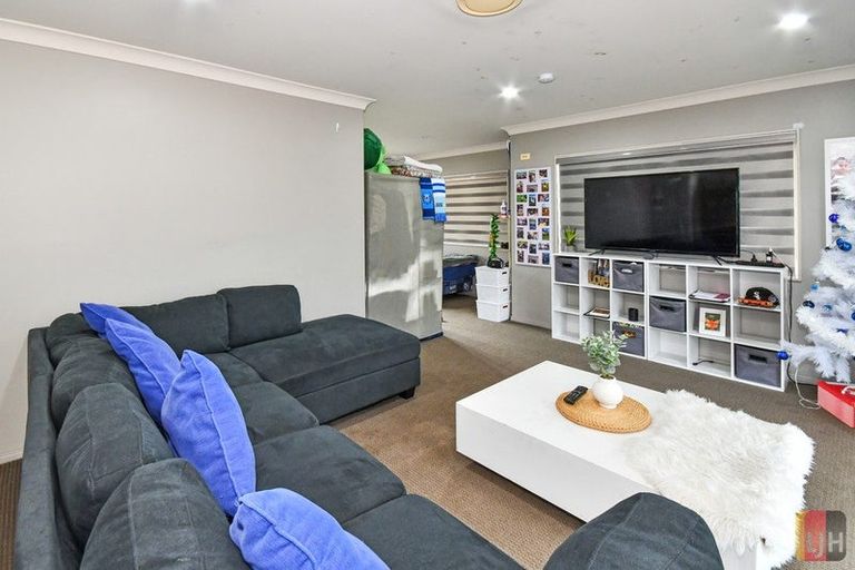 Photo of property in 48 Turnberry Drive, Wattle Downs, Auckland, 2103