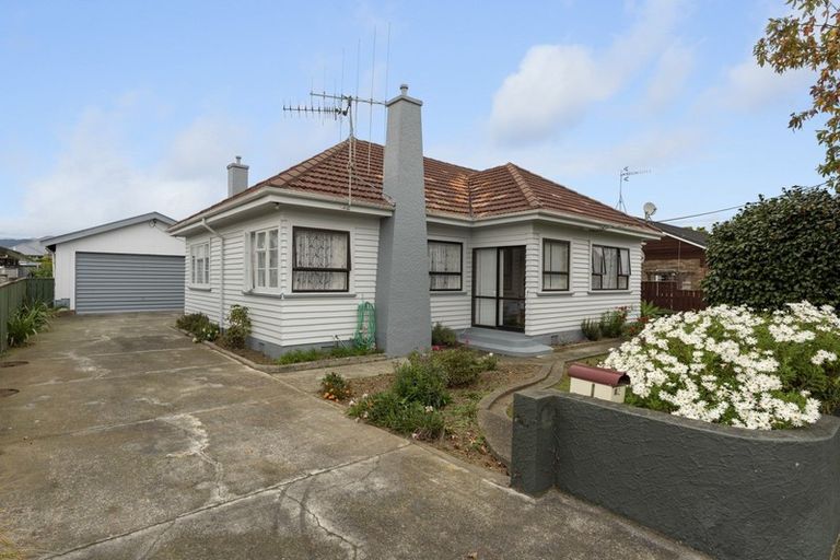 Photo of property in 122 Winchester Street, Levin, 5510
