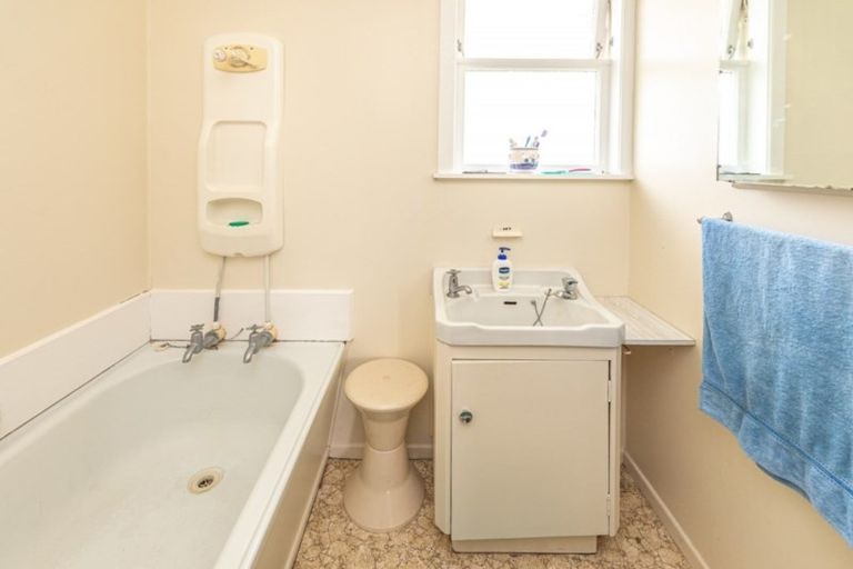 Photo of property in 35 Moore Avenue, Tawhero, Whanganui, 4501