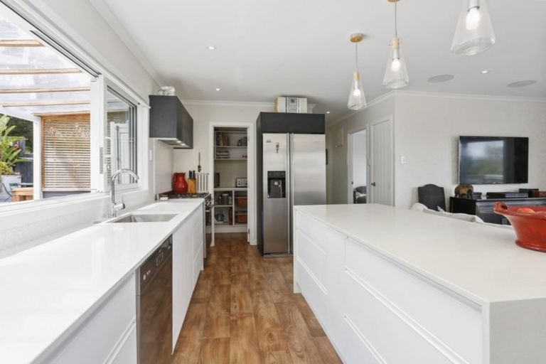 Photo of property in 18 Kanohi Terrace, Mangere Bridge, Auckland, 2022