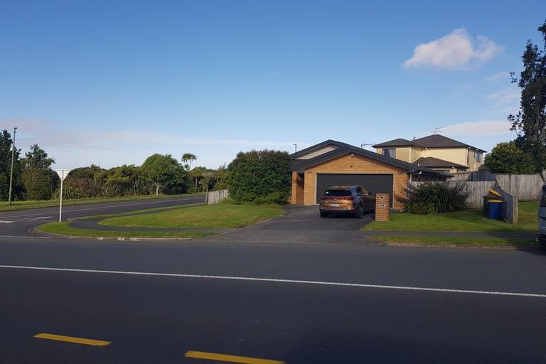 Photo of property in 70 Westgate Drive, Massey, Auckland, 0614