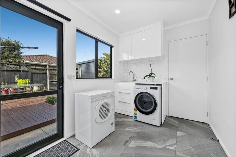 Photo of property in 39b Chieftain Rise, Goodwood Heights, Auckland, 2105