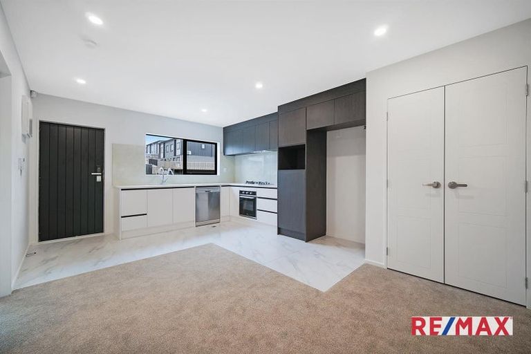 Photo of property in 28b Poruru Close, Papakura, 2110