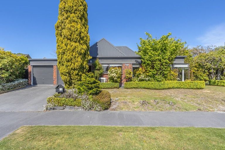 Photo of property in 2 Cottesmore Close, Burnside, Christchurch, 8053