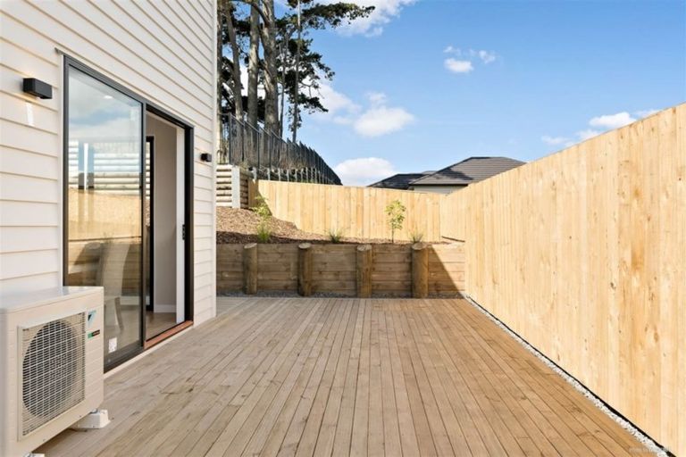 Photo of property in 4 Barrique Road, Kumeu, 0810