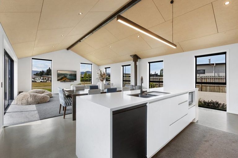 Photo of property in 3 Pepperwood Green, Albert Town, Wanaka, 9305