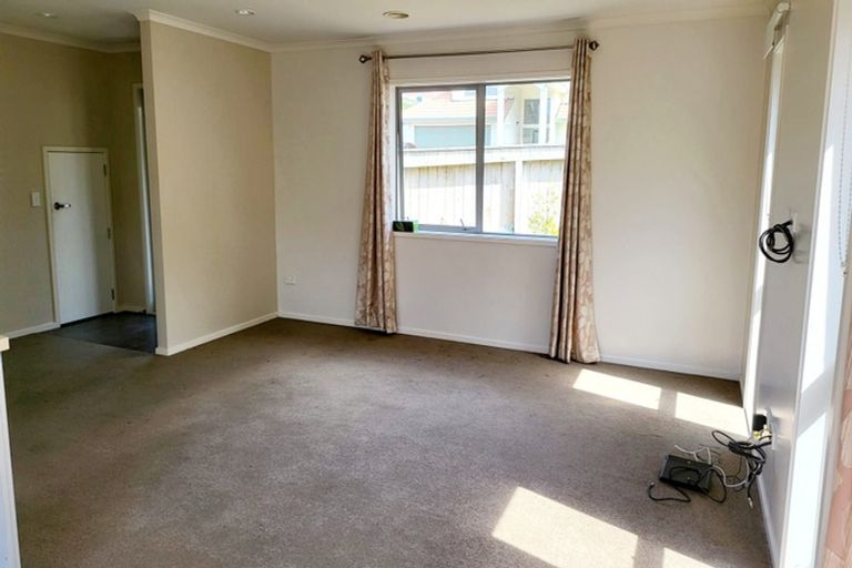 Photo of property in 4 Melksham Drive, Churton Park, Wellington, 6037