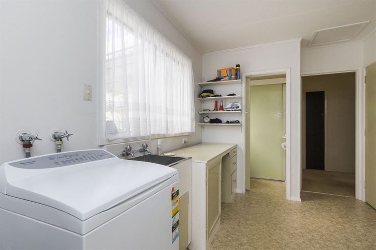 Photo of property in 12 Freyberg Street, Feilding, 4702