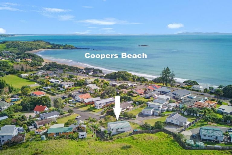 Photo of property in 16 Seascape Lane, Coopers Beach, 0420