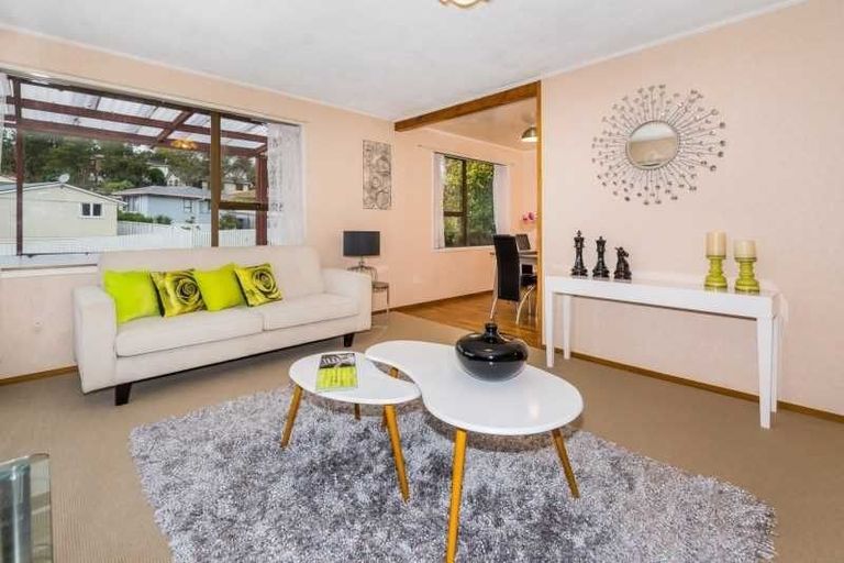 Photo of property in 76 Powrie Street, Glenfield, Auckland, 0629