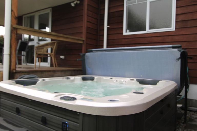 Photo of property in 387 Frankley Road, Ferndale, New Plymouth, 4310